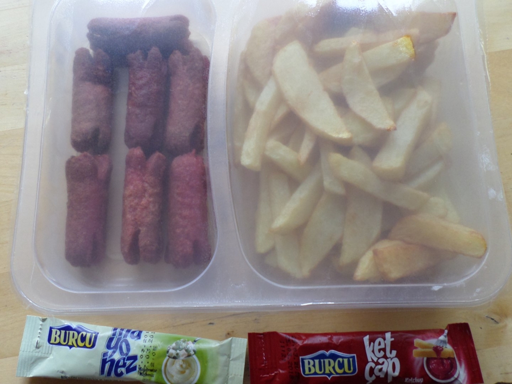 yemek-sosis-patates